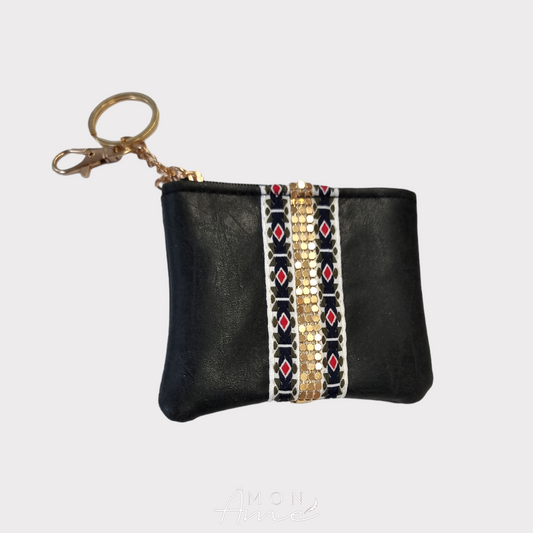 Monedero negro estilo boho