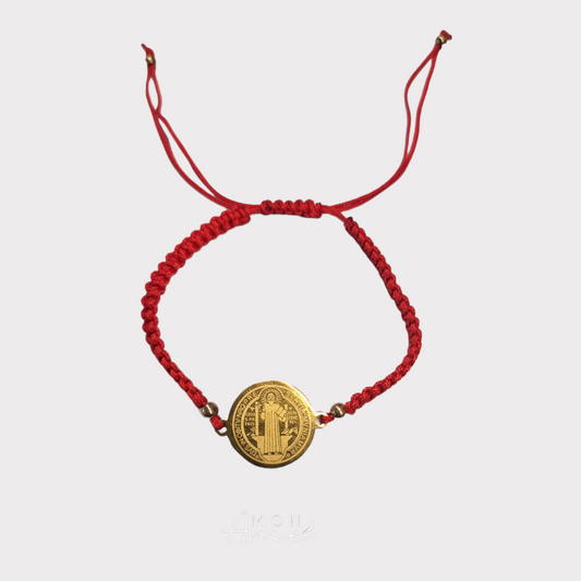 Pulsera roja san benito dorado